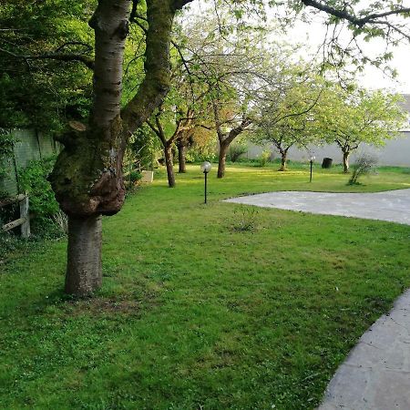 Karmel Avenue Des 2 Chateaux Hotel Guermantes Екстериор снимка
