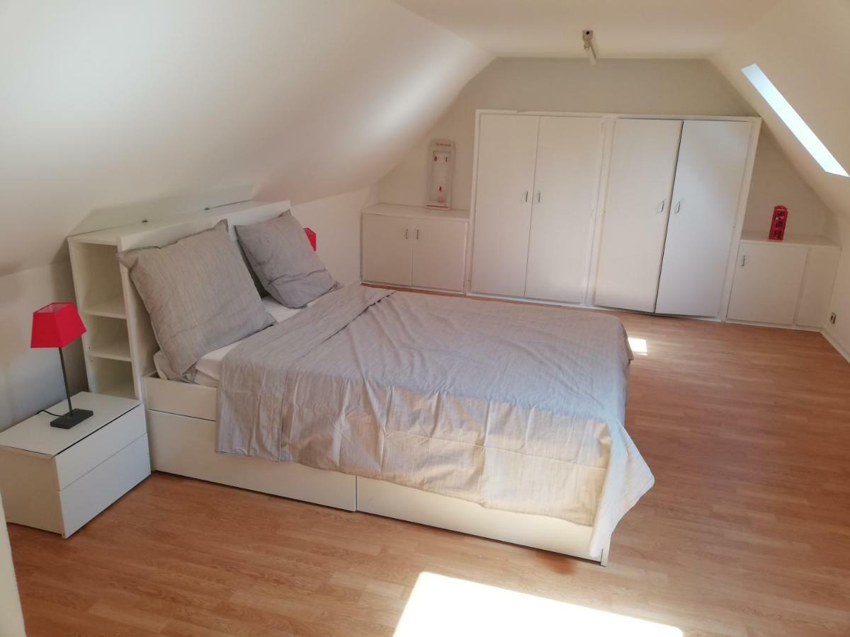 Karmel Avenue Des 2 Chateaux Hotel Guermantes Екстериор снимка