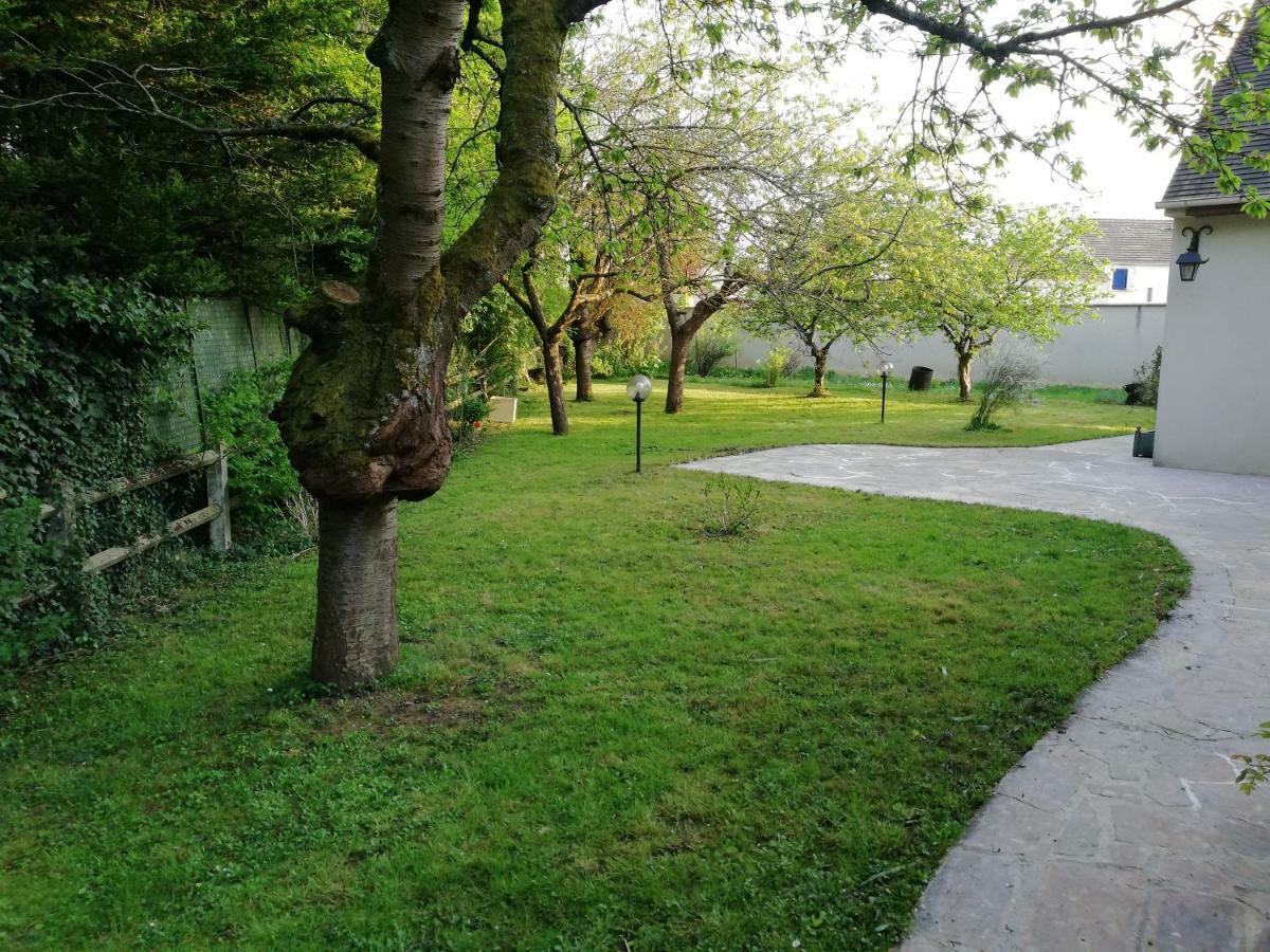 Karmel Avenue Des 2 Chateaux Hotel Guermantes Екстериор снимка