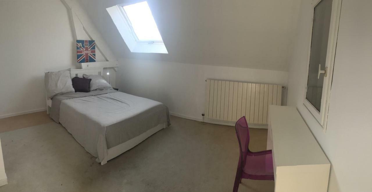 Karmel Avenue Des 2 Chateaux Hotel Guermantes Екстериор снимка